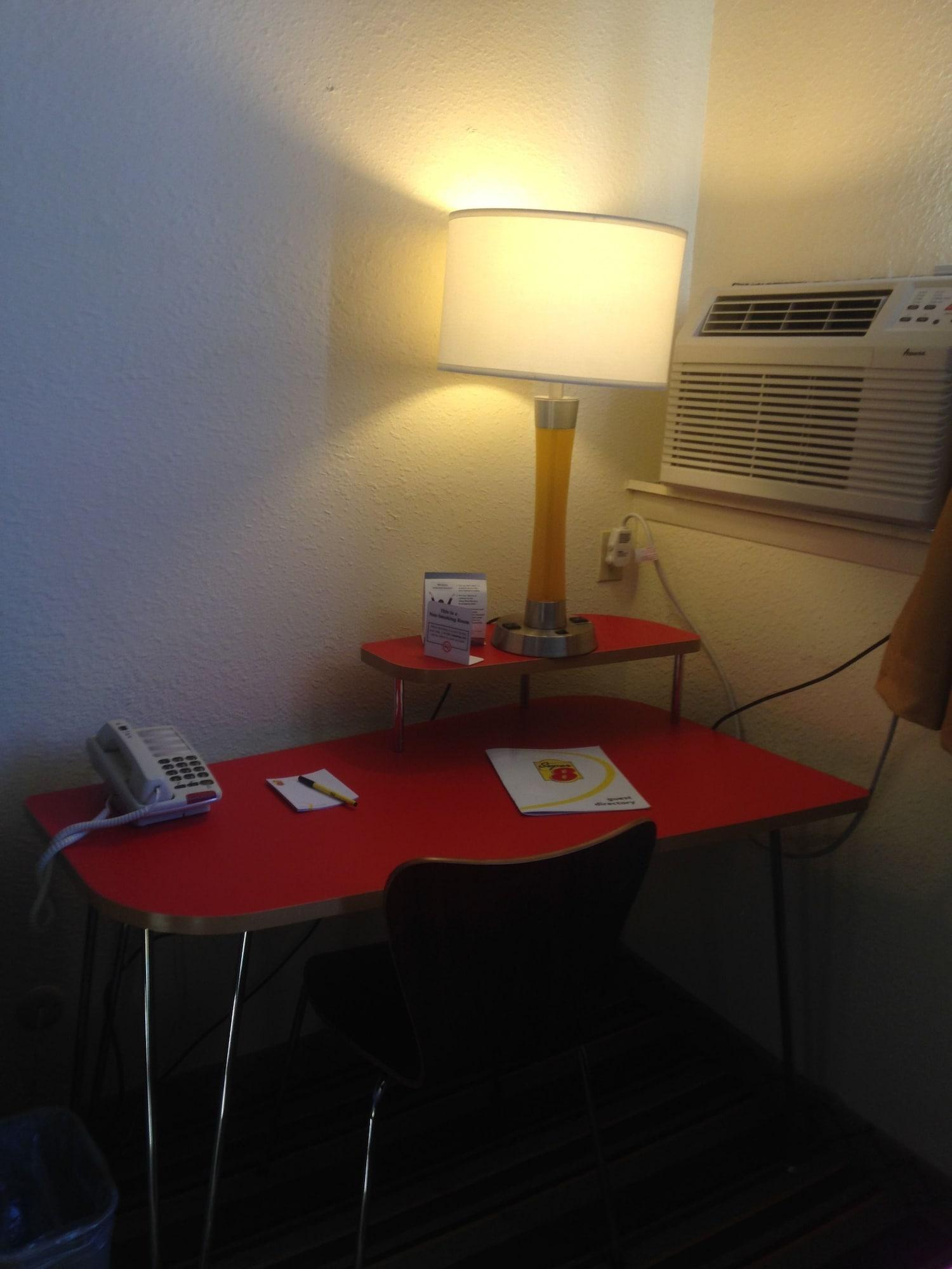 Super 8 By Wyndham Craig Hotel Bagian luar foto